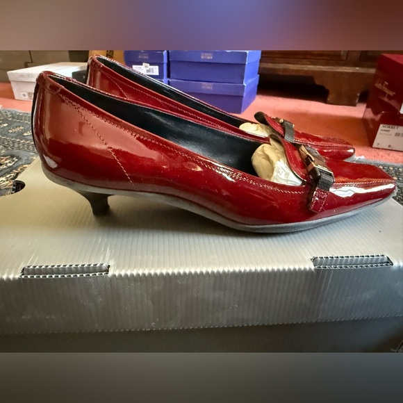 Vintage Prada Red Patent Leather Kitten Heels Italian 36.5 (size 6.5 US) - Picture 3 of 6
